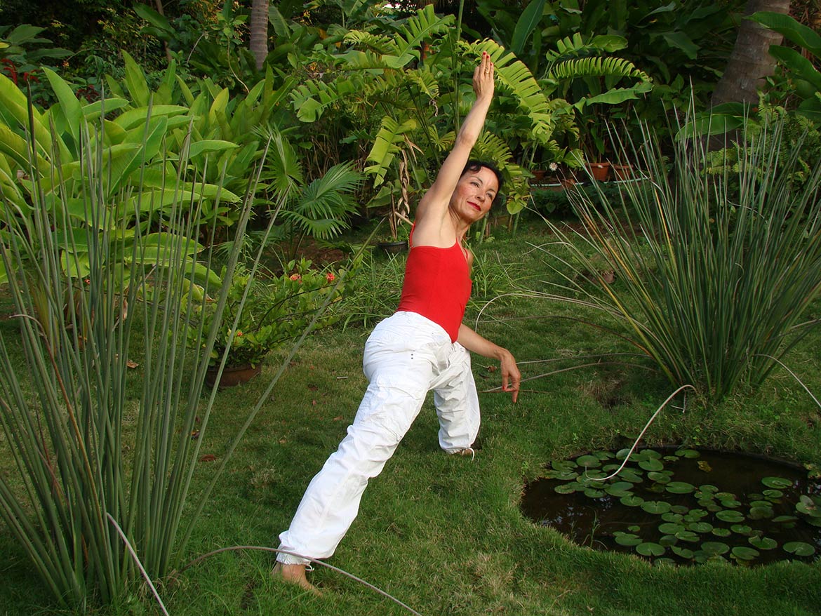 yoga ausbildung berlin urvasi leone triyoga yogalehrer yogaklasse